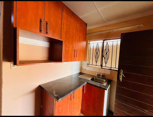 2 BEDROOM PROPERTY TO RENT IN PROTEA GLEN EXT